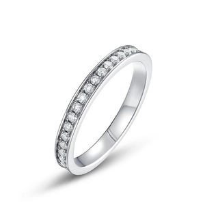 Anello half-eternity in argento S925 con pietre scintillanti in moissanite