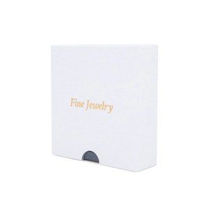 Boîte à bijoux blanche minimaliste avec dorure Fine Jewelry et doublure en velours gris