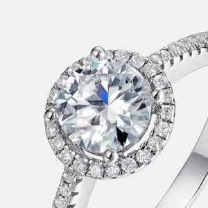 Halo setting 1-carat moissanite engagement ring in S925 sterling silver band