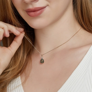 Druppelvormige groene mosagaat hanger in S925 zilver met goudlaagje voor vrouwen