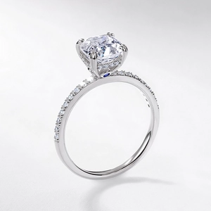 Anello in moissanite taglio cushion in argento S925 con pietra blu nascosta