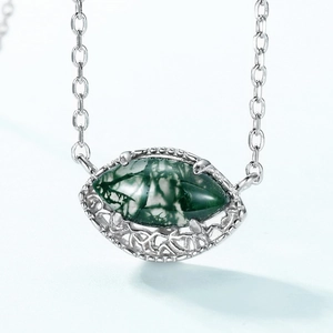 Collana unica in agata muschiata taglio marquise in argento S925 con dettagli filigranati