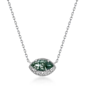 Collana con ciondolo in agata muschiata taglio marquise e decoro traforato argento