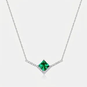 Retro S925 Sterling Silver Synthetic Emerald V-Shaped Pendant Necklace Princess Cut Green Gemstone Clavicle Chain For Women
