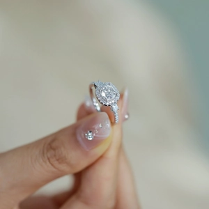 Lussuoso Anello in Argento Sterling 925 con Moissanite Taglio Cuscino per Donna Halo Pave Proposta Fidanzamento Matrimonio Gioielli