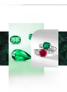 Nahaufnahme von Smaragd- und Rubinringen mit geometrischen Pavé-Silberbändern