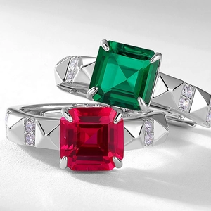 Vintage S925 Silberring mit Prinzess-Schliff Smaragd und Rubin im Retro-Design