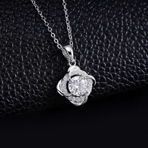Collier trèfle moulin à vent en argent S925 avec pendentif en pierre blanche brillante