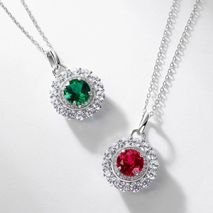 Colliers classiques en argent S925 avec pendentifs ronds en émeraude et rubis et diamants