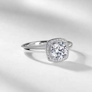 Klassischer S925 Sterling Silber Halo-Ring mit brillantem Moissanit-Hauptstein