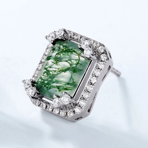 Puce d'oreille en argent S925 avec agate mousse verte rectangulaire et halo de zircons