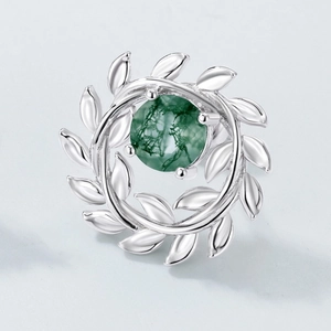 S925 silver olive branch earring with a round green moss agate stone in a wreath design
