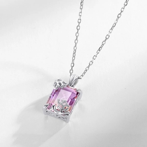Collier en argent S925 plaqué or avec améthyste rectangulaire et design de branche