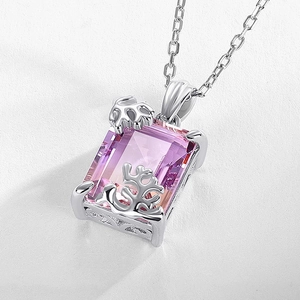 Élégant pendentif en amétrine rectangulaire avec monture en argent style corail