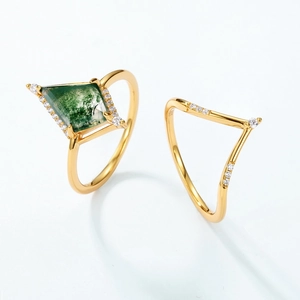 S925 silver kite-shaped moss agate ring set with sparkling zirconia accents