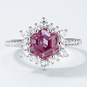 Hexagon cut Alexandrite ring in S925 silver with a sparkling snowflake halo setting