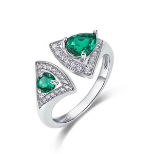 S925 sterling silver fan shaped ring with green emerald gemstones and sparkling accents