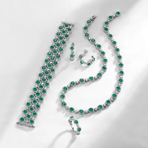 S925 silver emerald jewelry set featuring halo necklace bracelet ring and earrings
