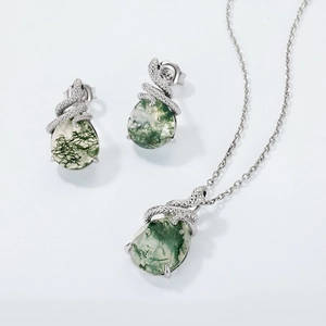 S925 silver snake jewelry set with pear-shaped green moss agate necklace and earrings