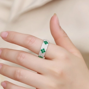 Bague large en argent S925 à la mode avec pavé de zircons et trèfles verts sertis