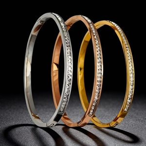 Fashion Stainless Steel Pavé Rhinestone Bangle Bracelet For Women Starry Titanium Steel Jewelry Gift Non-fading Bangle Gold Silver