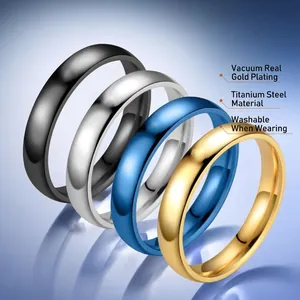 Set van vijf gepolijste titanium stalen ringen in goud, zwart, zilver, blauw en staal