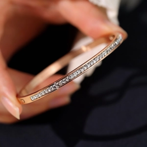 Rose gold stainless steel bracelet with rectangular channel-set sparkling stones