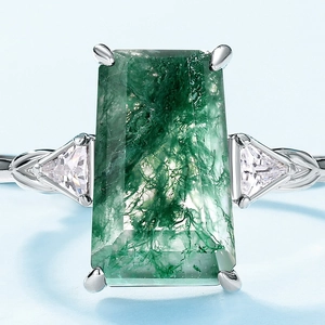 Vintage S925 silver ring with rectangular green moss agate and side trilliant cut stones