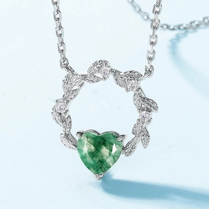 S925 silver heart moss agate necklace with a delicate leaf wreath pendant and zircons