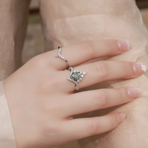 Vintage S925 silver crown ring set featuring natural green moss agate stones for women