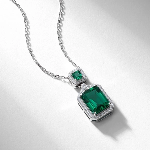 Elegant emerald cut lab-grown emerald necklace with diamond halo in S925 silver