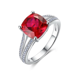 Fashion S925 silver ring with cushion cut red gemstone and shimmering pavé side stones