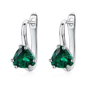 Élégantes boucles d'oreilles S925 en argent avec émeraudes triangulaires et reflet miroir