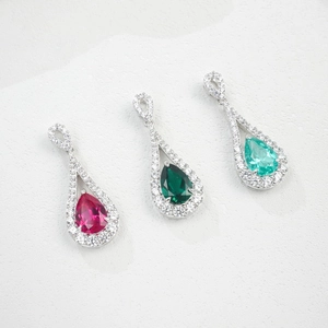 Pendentifs en émeraude et rubis taille poire en argent S925 avec zircons étincelants