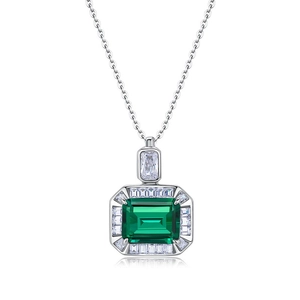 Élégant collier avec pierre verte taille émeraude en argent S925 et accents brillants