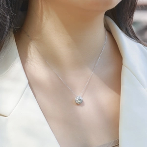 S925 silver round lab diamond necklace featuring a brilliant center stone for women