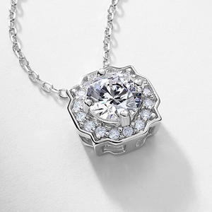 S925 sterling silver geometric halo necklace with round brilliant cut lab-grown diamond