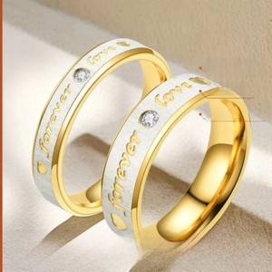 Bagues de couple en acier titane avec gravure Forever Love et zircon cubique brillant