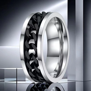 Men's stainless steel spinner ring with black Cuban chain inlay on silver band