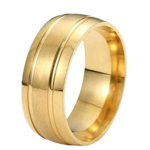 Anello in acciaio inossidabile dorato spazzolato con scanalature e bordi lucidi