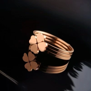 Bague Trèfle à Quatre Feuilles en Acier Titane pour Femme Anneau à Trois Couches Géométrique Électroplaqué Bijoux Or Or Rose Argent