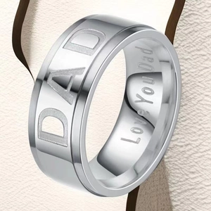 Silberner Edelstahlring DAD mit Love You Dad Innengravur für besondere Anlässe