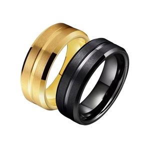 Paar 8mm breite gebürstete Edelstahlringe in Gold und Schwarz mit Stufenkante
