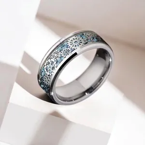 Mechanische ring van titaniumstaal met blauwe koolstofvezel en tandwiel-hol ontwerp