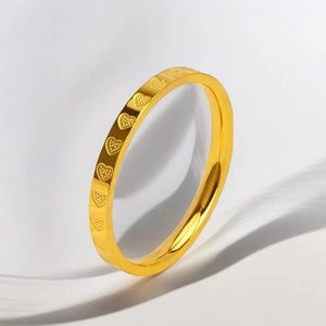 Polished 18k gold heart engraved titanium steel ring for men and women