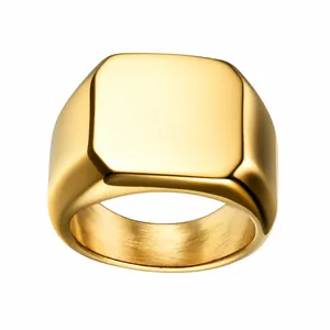 Anello con sigillo quadrato in acciaio inossidabile dorato da uomo con superficie piana lucida
