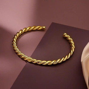 Poliertes 18k vergoldetes Edelstahl-Armband in gedrehtem Seildesign für Damen