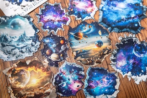 Macro-opname van 3D-stelsel muurstickers met realistische barsten op houten tafel