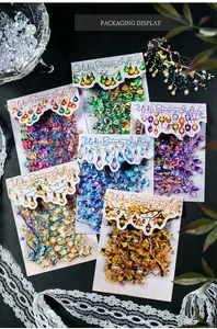 Nahaufnahme von PET-Dekostickern mit Muschellicht-Effekt für DIY-Journaling