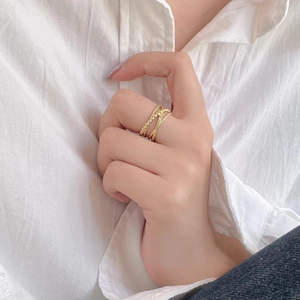 Minimalist S925 silver gold-layered geometric beaded ring set on female hand